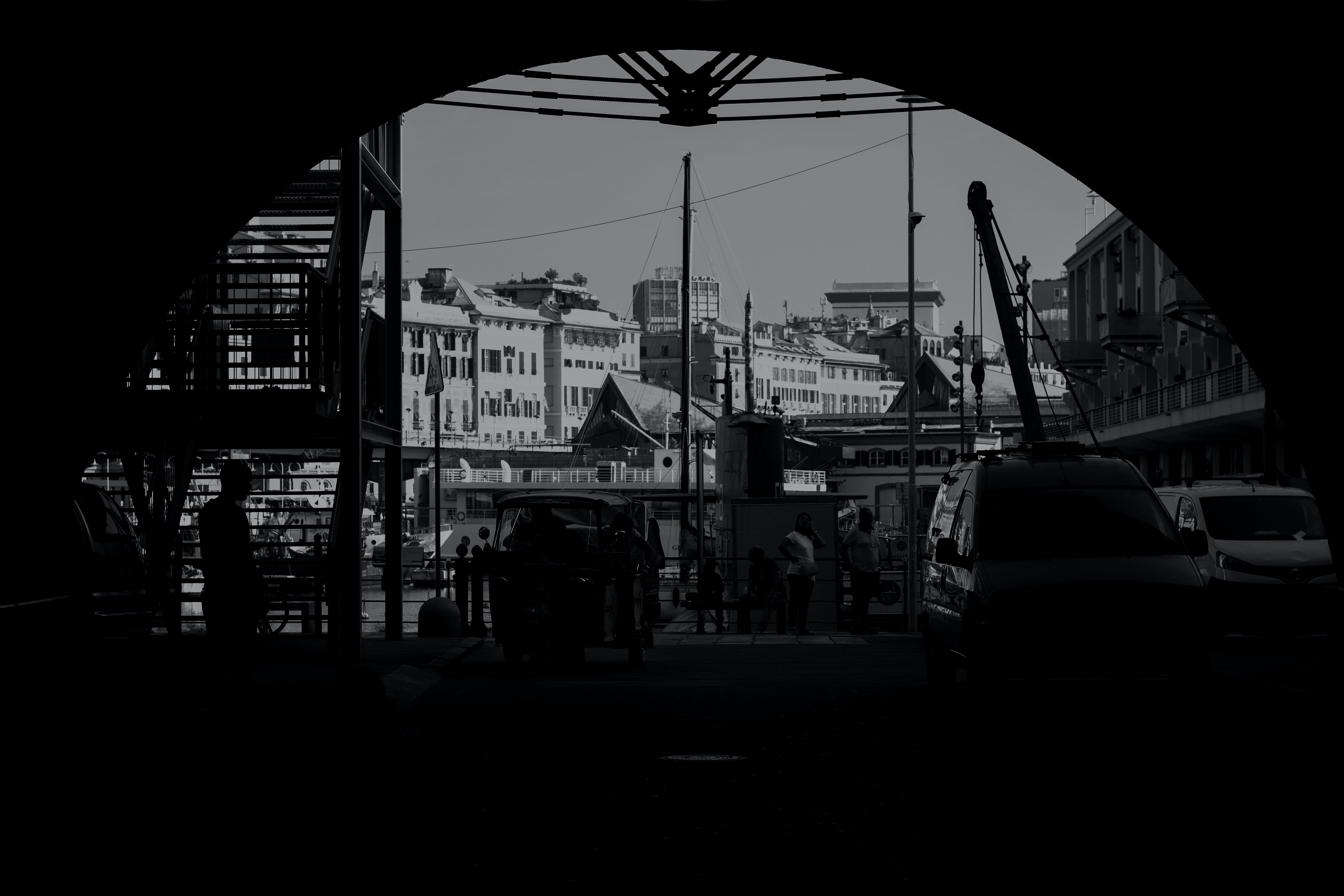 Porto di Genova: storie di partenze e coraggio